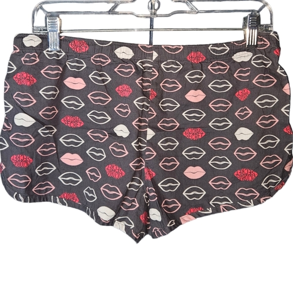 Victoria's Secret Lip Printed Sleep Shorts - Picture 3 of 3